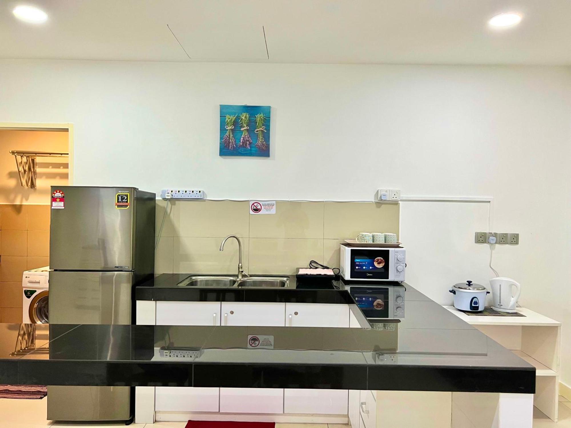 Capital O 90987 The Loft Residences Homestay @ Imago Shopping Mall 2 Kampong Sembulan Экстерьер фото